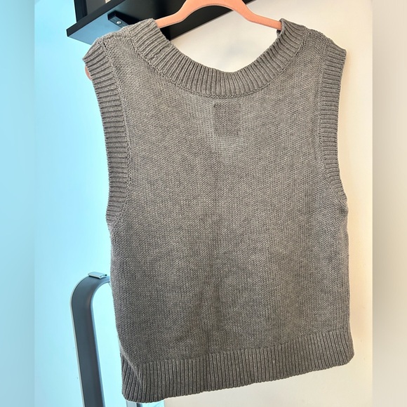 A&F Sweater Vest - Picture 3 of 3